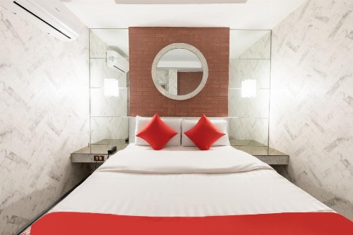 OYO 191 Paradise Apartelle image 24