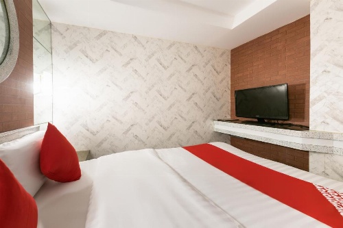 OYO 191 Paradise Apartelle image 26